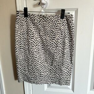Loft pencil skirt. Size 4p.